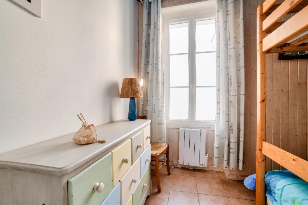Jolie Maison Avec Cour Pour 5 Personnes Нуармутьє-ан-л'Іль Екстер'єр фото